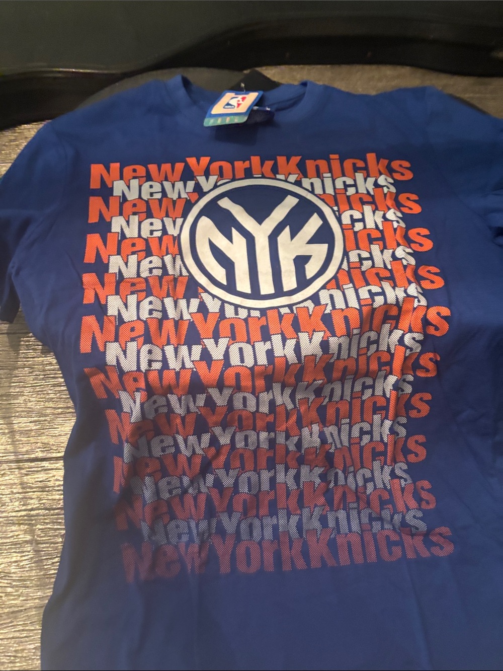 New York Knicks Men's Medium Blue Graphic Tee - NBA